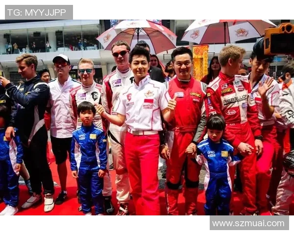 世界足球巨星齐聚一堂 经典阵容图呈现全球顶级球员风采